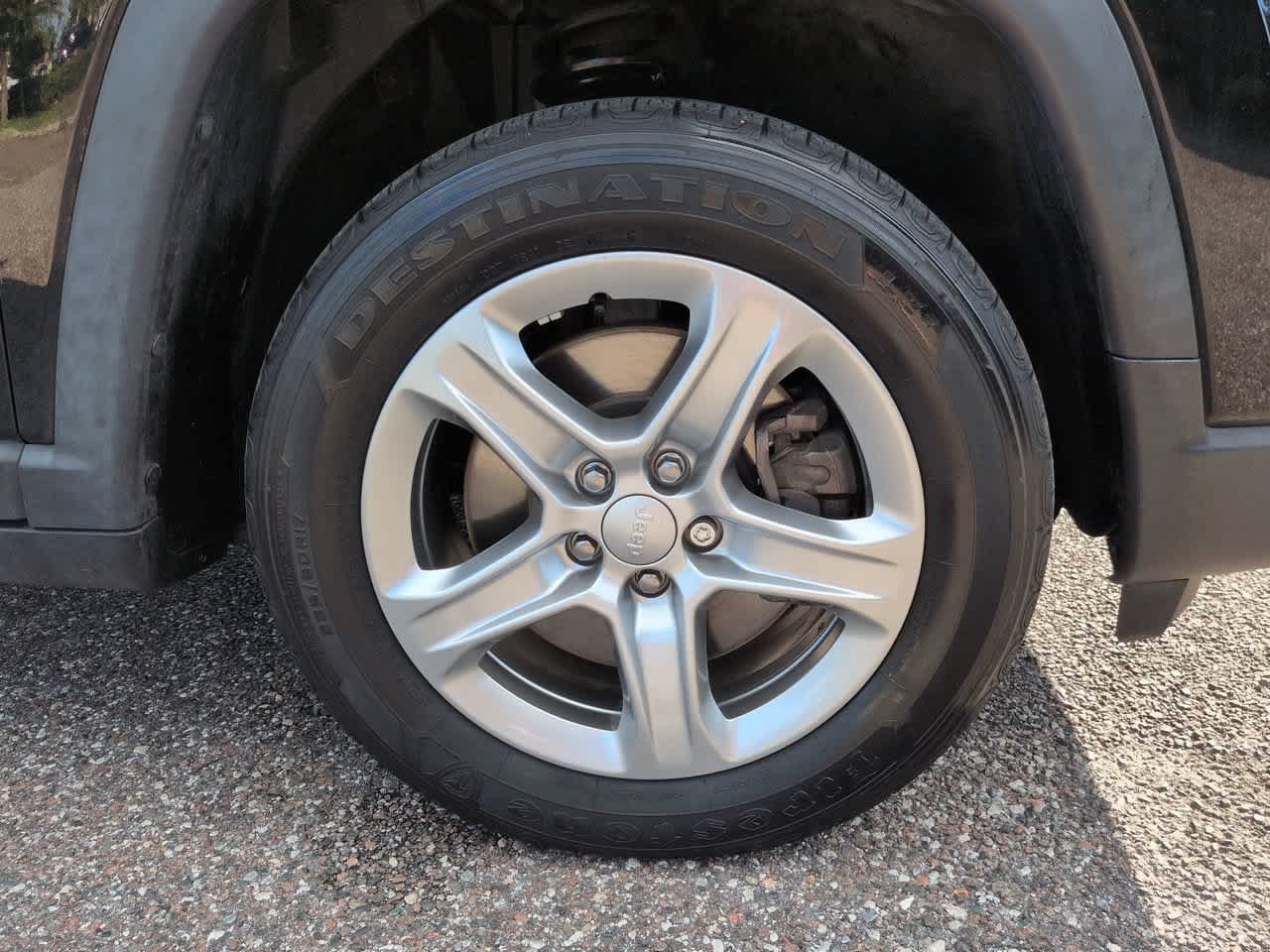 Used 2023 Jeep Compass Latitude w/ Convenience Group AWD/4WD image 11