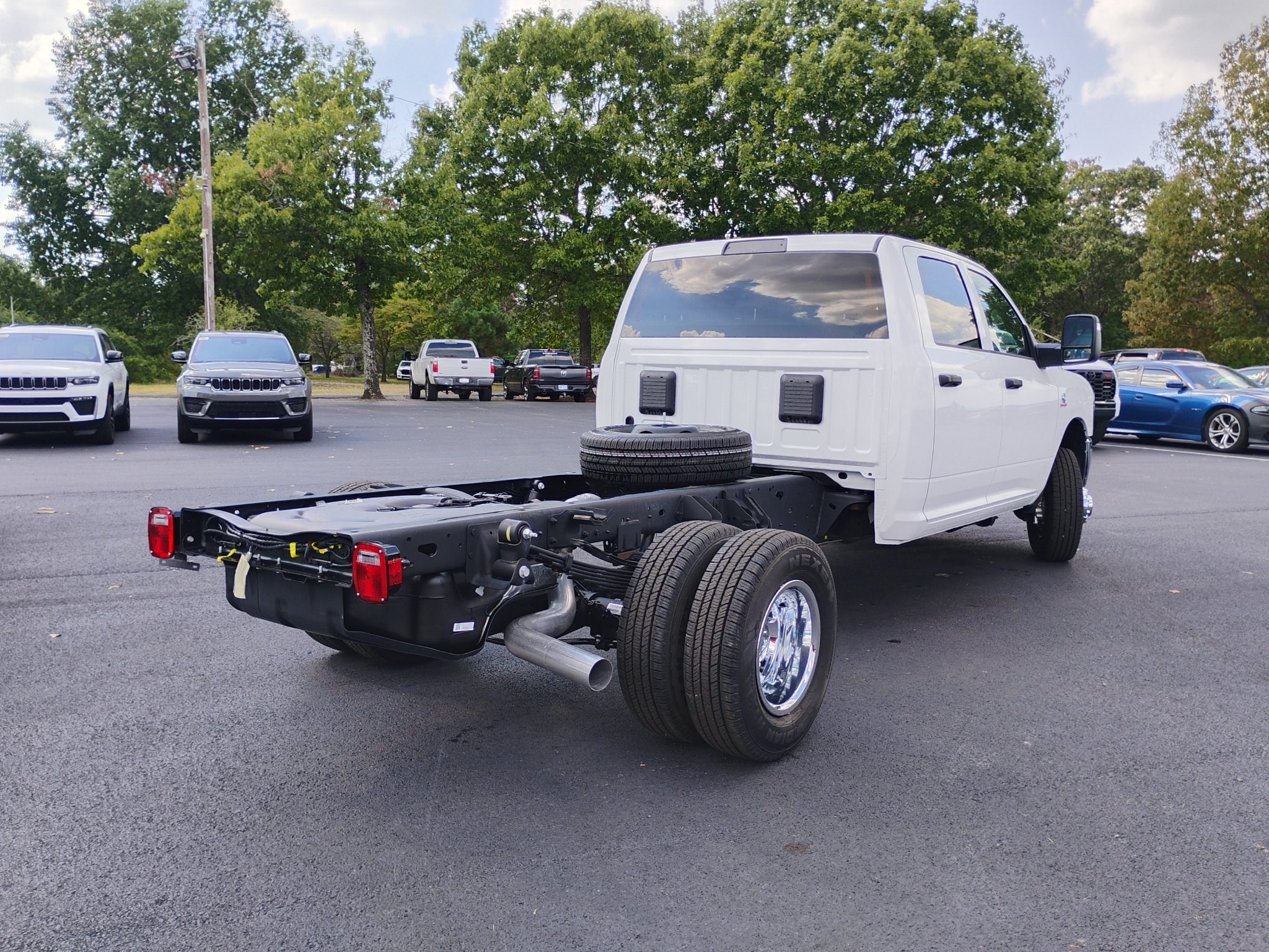 New 2026 RAM 3500 Tradesman w/ Chrome Appearance Group A AWD/4WD image 5