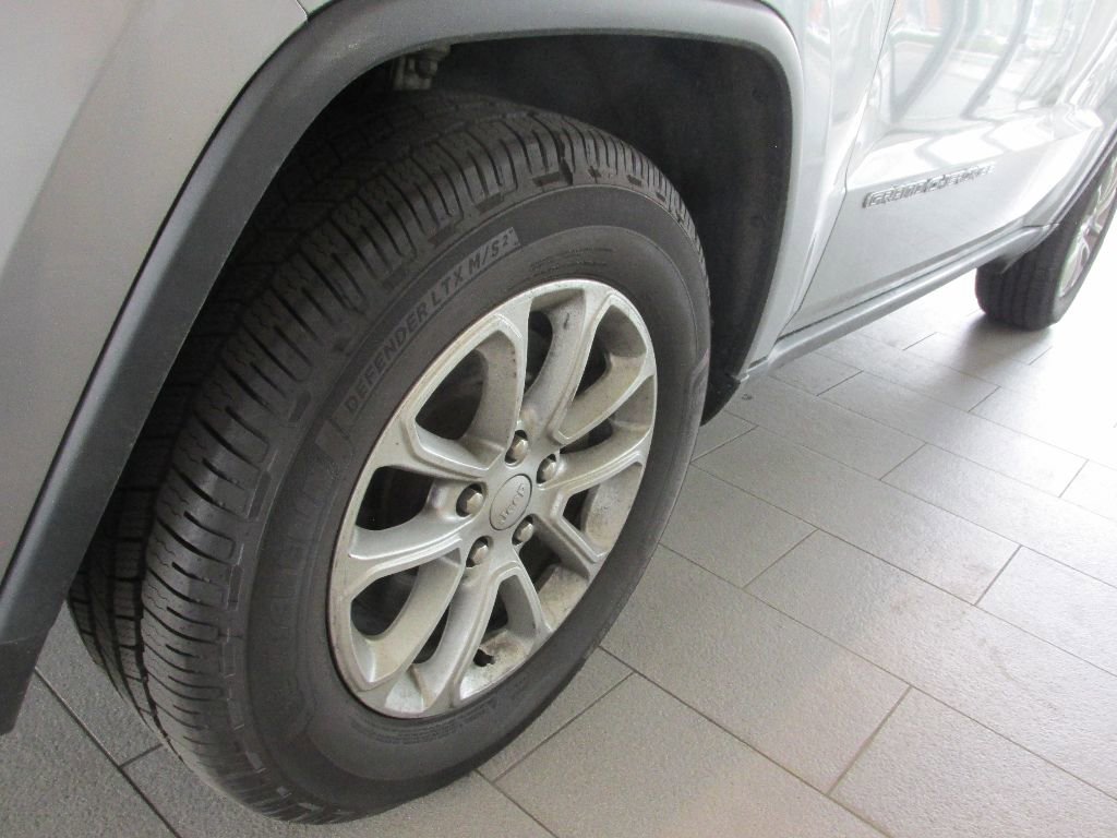 Used 2021 Jeep Grand Cherokee Laredo w/ Security & Convenience Group image 14