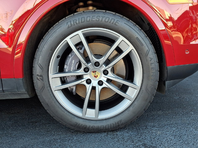 Certified 2024 Porsche Cayenne AWD/4WD image 12