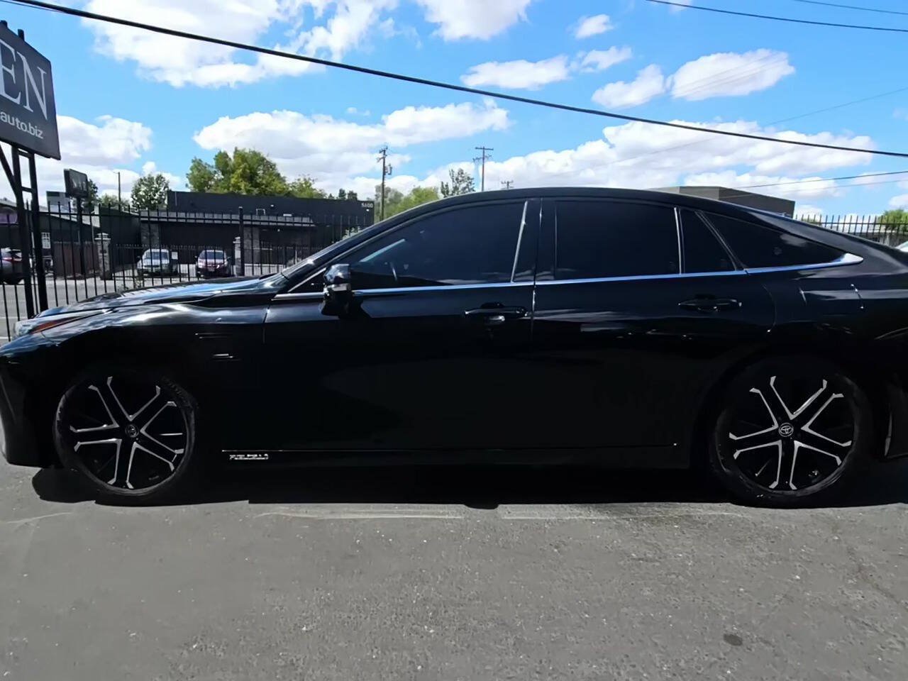 Used 2023 Toyota Mirai w/ Toyota Teammate Package RWD image 4
