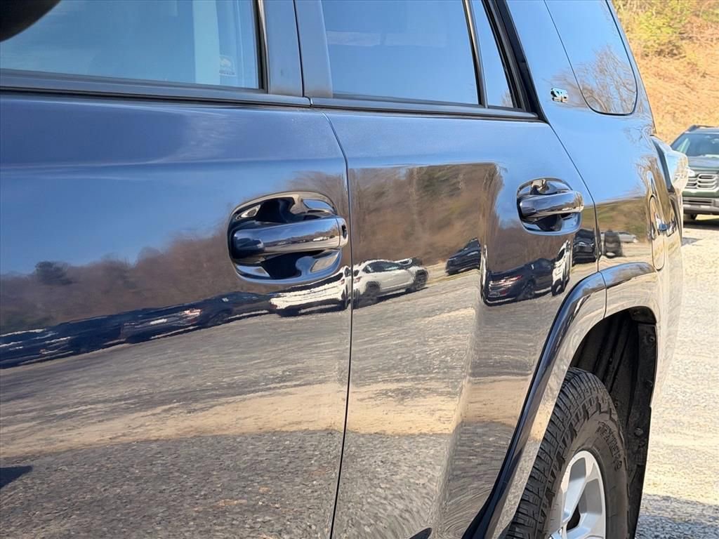Used 2018 Toyota 4Runner SR5 Premium image 7