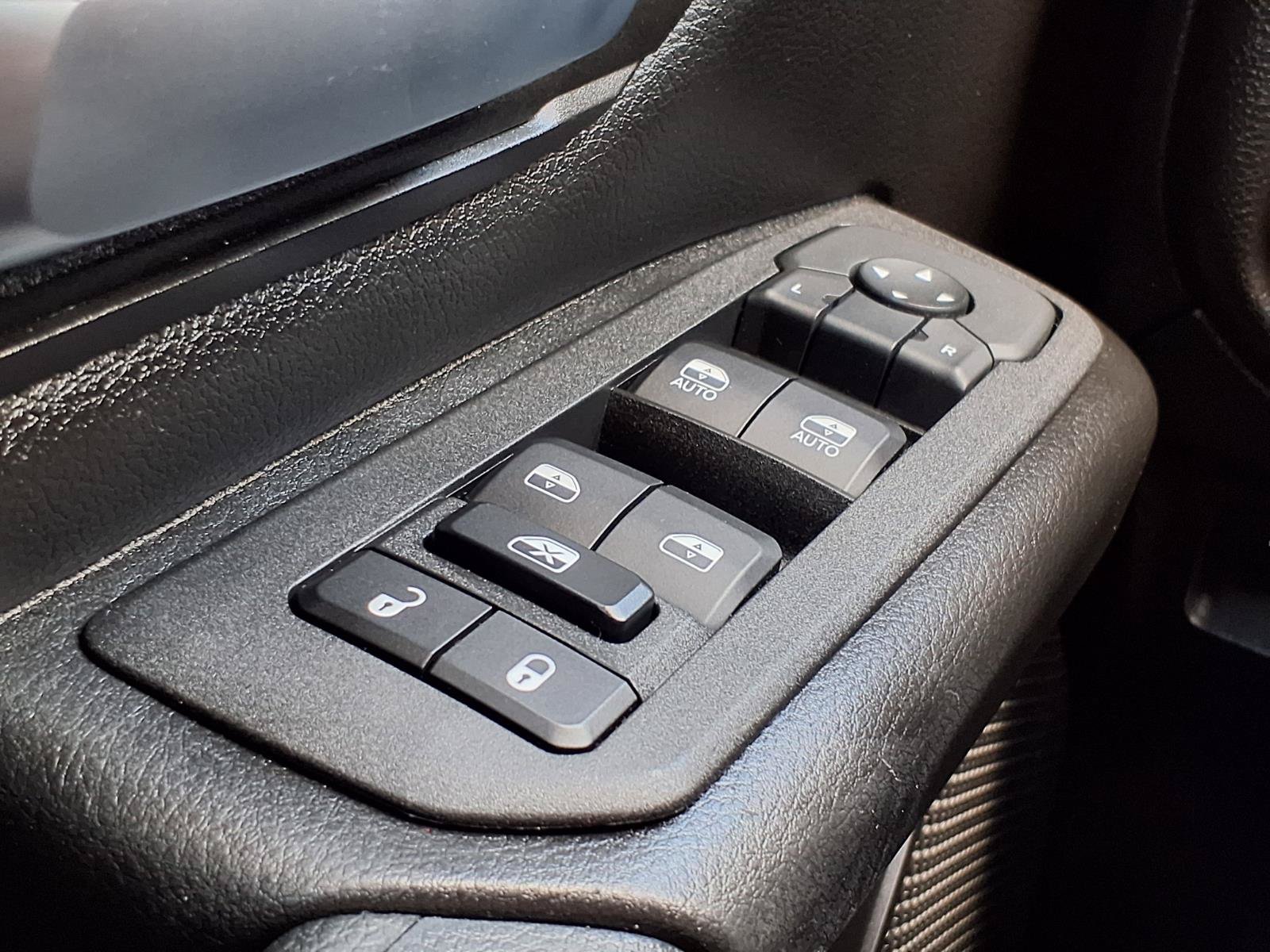 Used 2025 RAM 1500 Warlock AWD/4WD image 13
