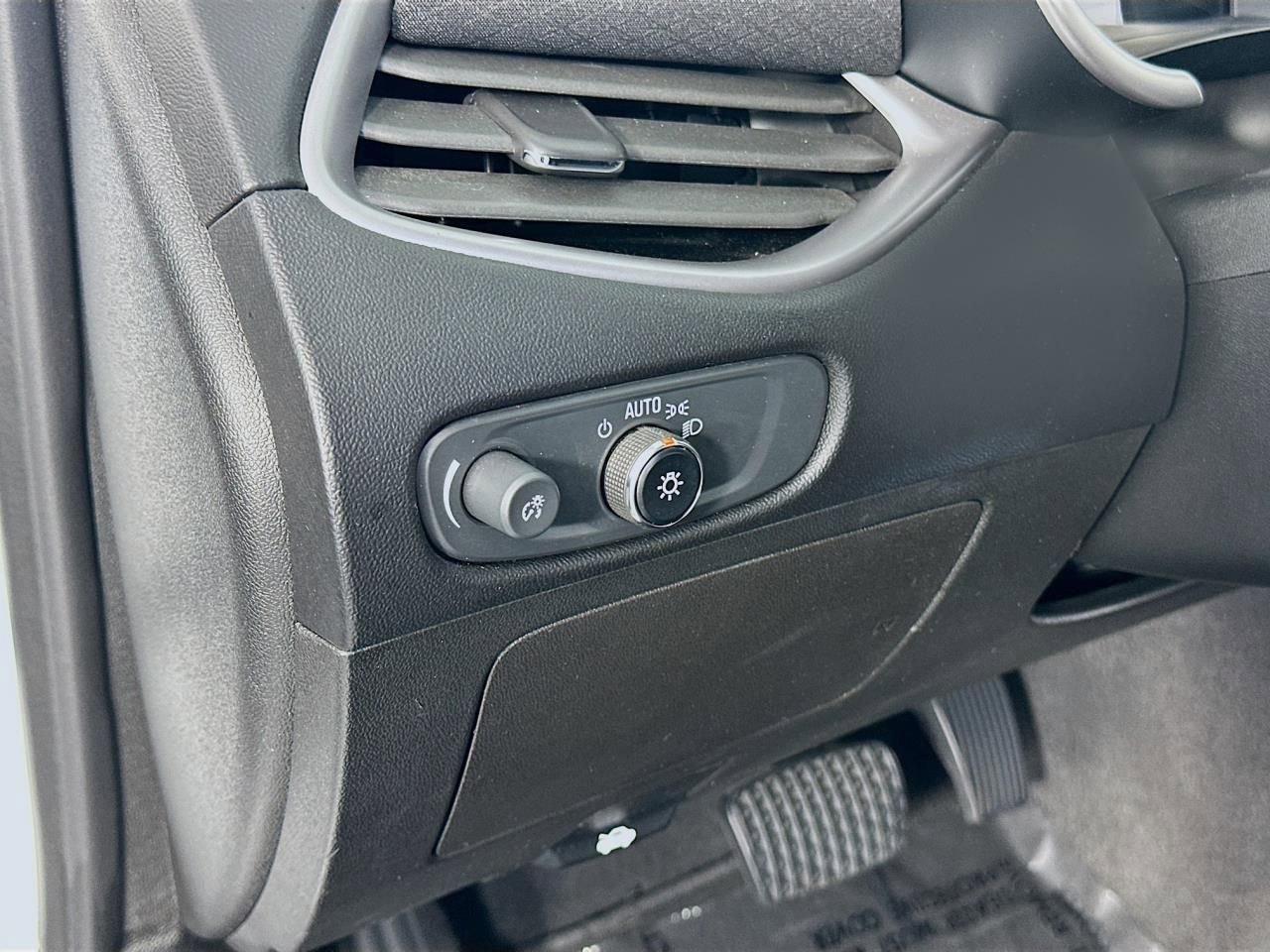 Used 2023 Chevrolet Malibu LT image 26