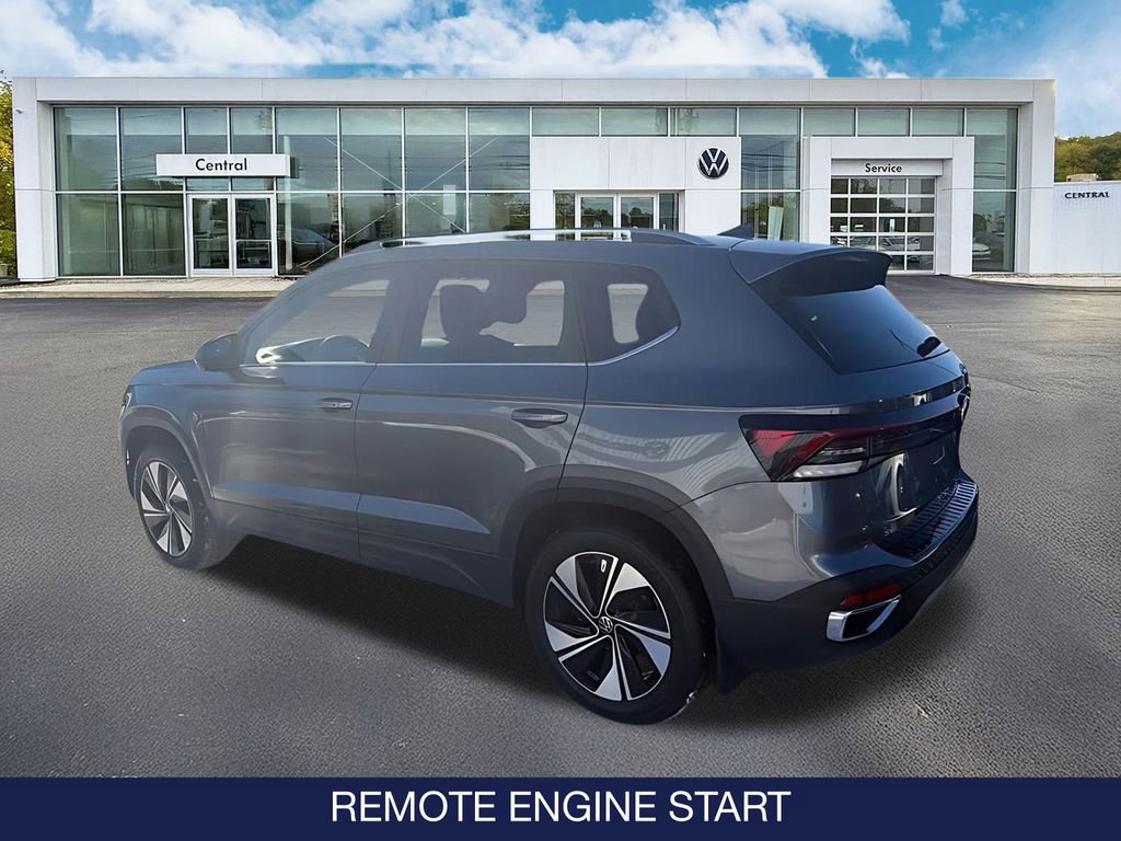 Used 2025 Volkswagen Taos SE image 7