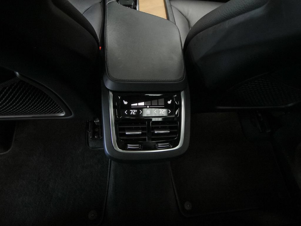 Used 2024 Volvo XC90 B5 Plus AWD/4WD image 30
