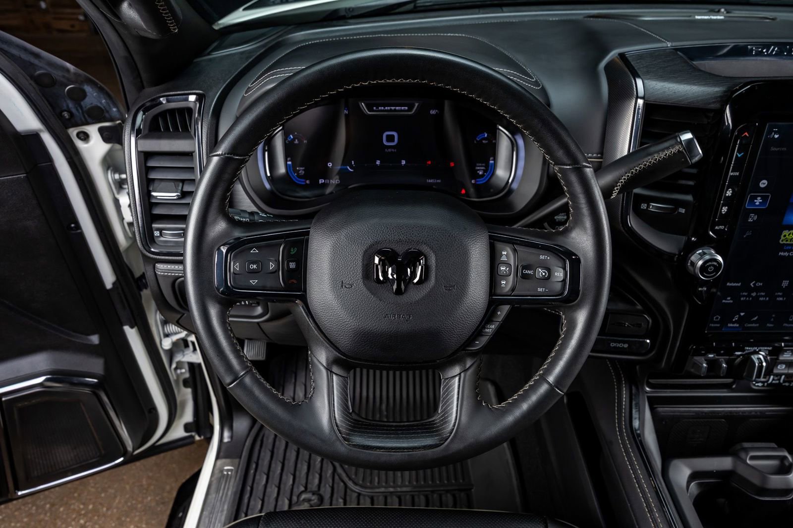 Used 2024 RAM 2500 Limited image 18