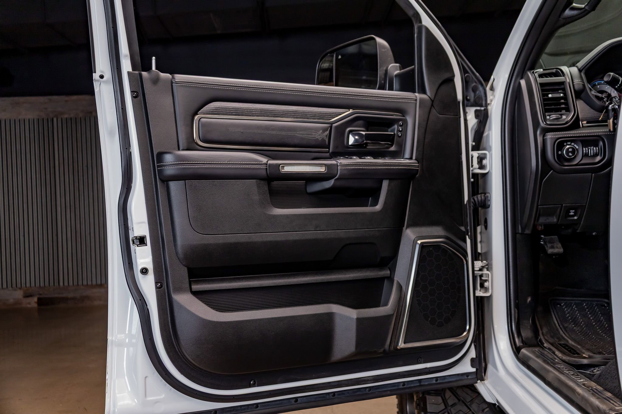 Used 2022 RAM 2500 Limited w/ Night Edition image 30