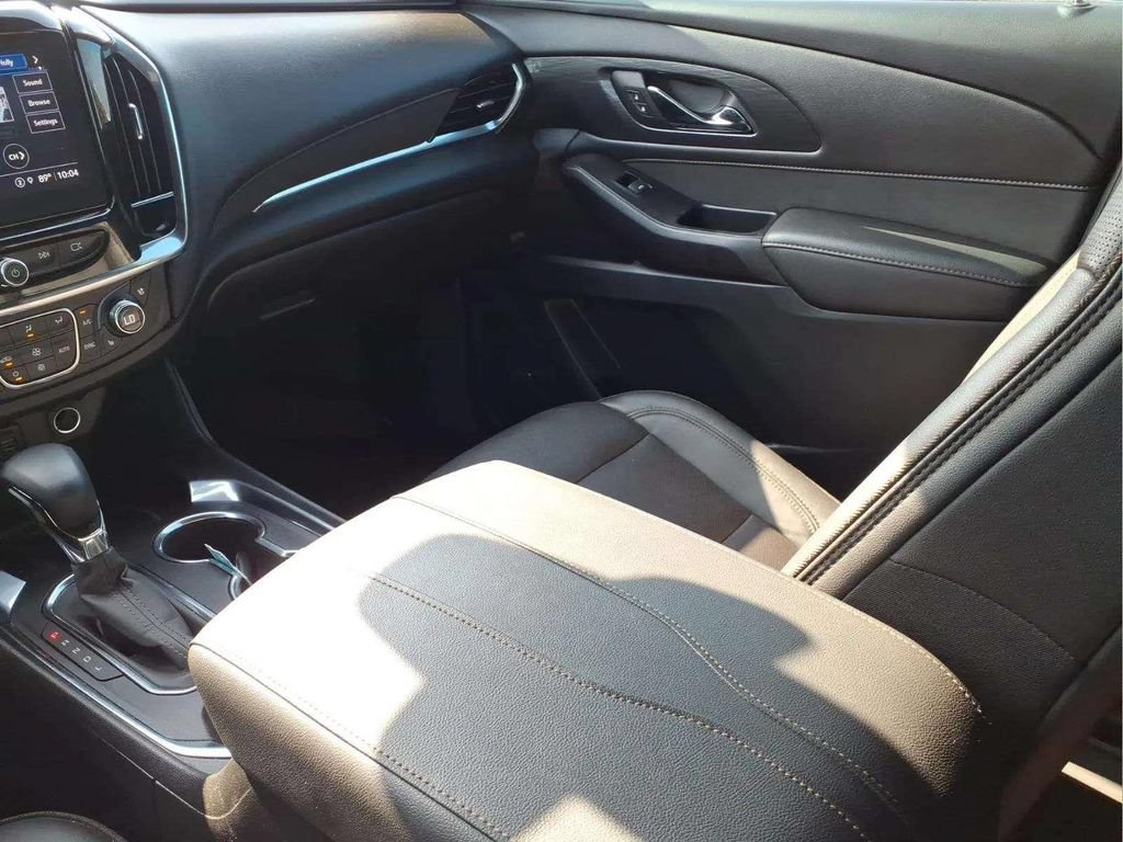 Used 2023 Chevrolet Traverse High Country AWD/4WD image 11