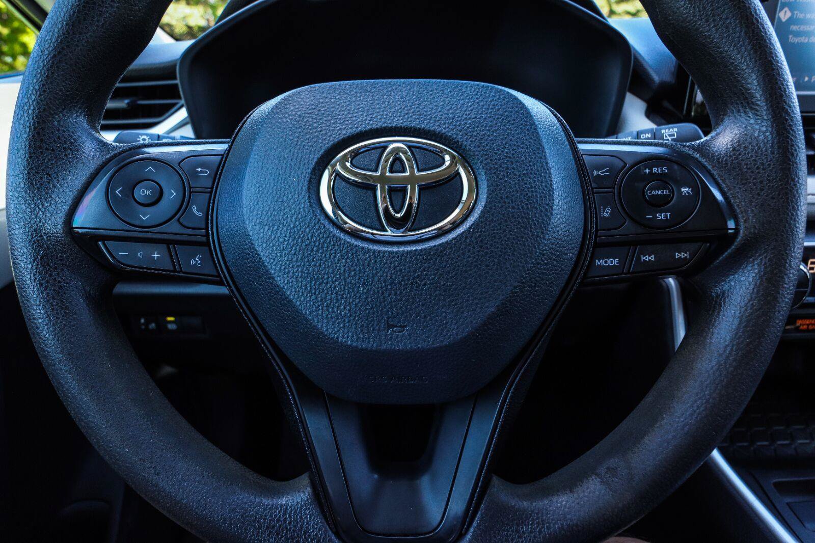 Used 2021 Toyota RAV4 XLE FWD image 14