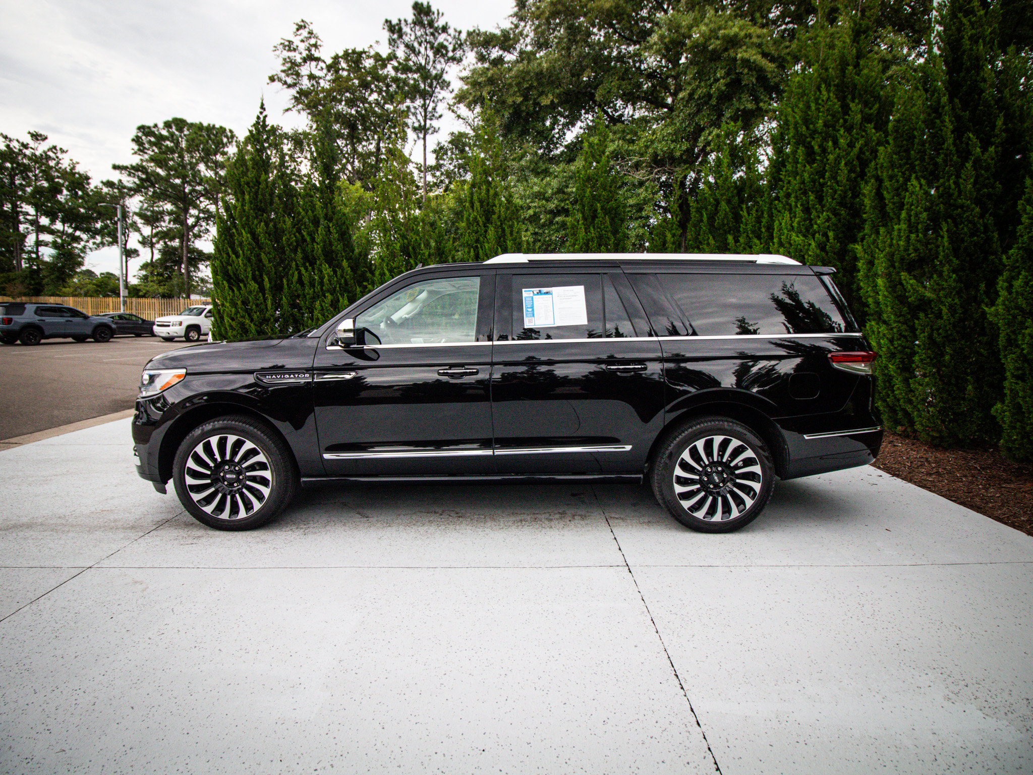Used 2024 Lincoln Navigator L Black Label AWD/4WD image 7