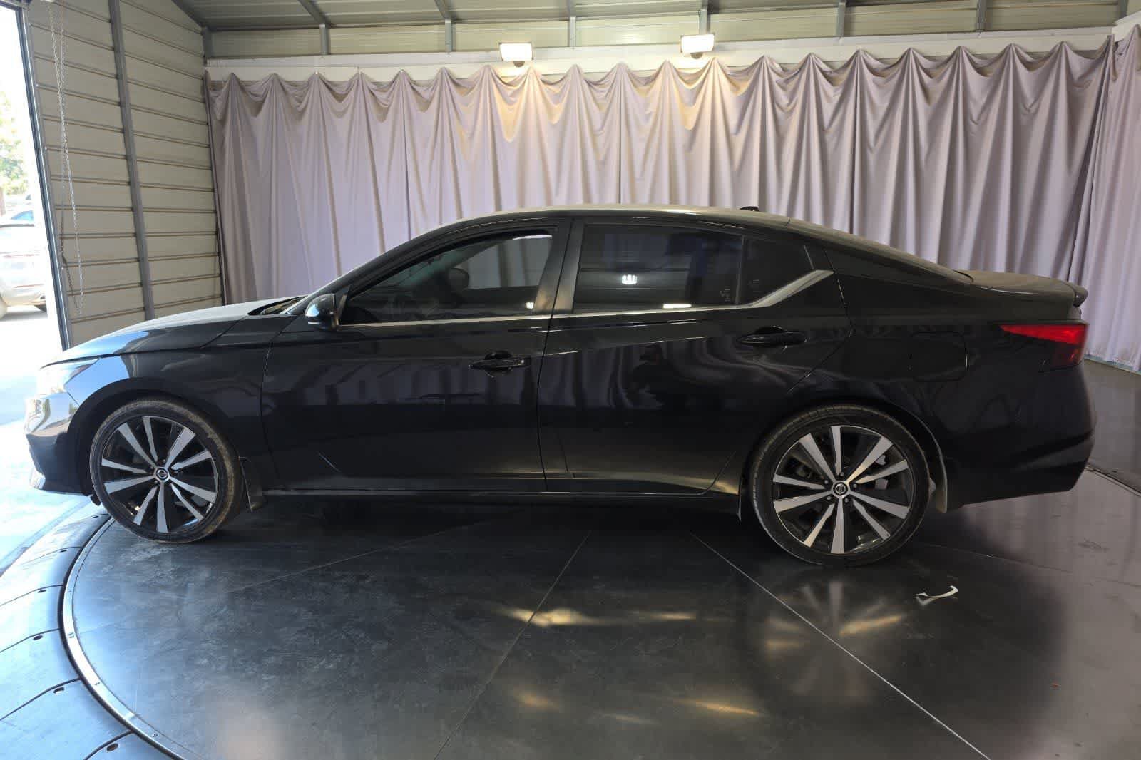 Used 2021 Nissan Altima 2.5 SR FWD image 6