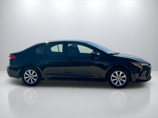 Certified 2025 Toyota Corolla LE FWD image 4