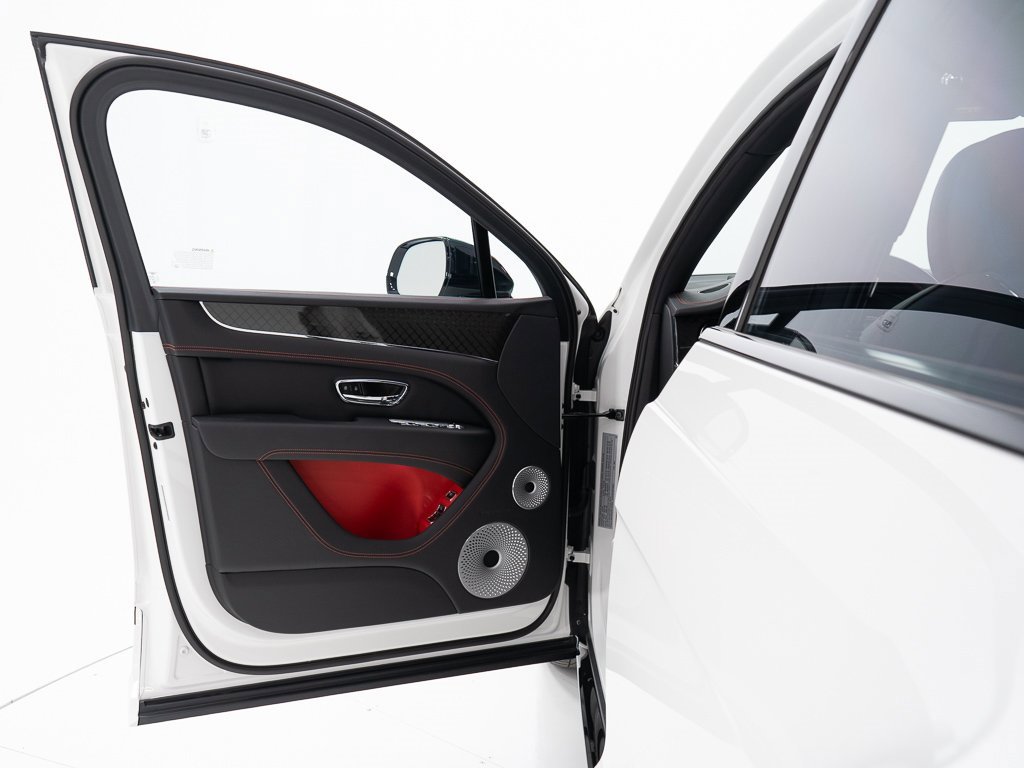 Certified 2025 Bentley Bentayga image 10
