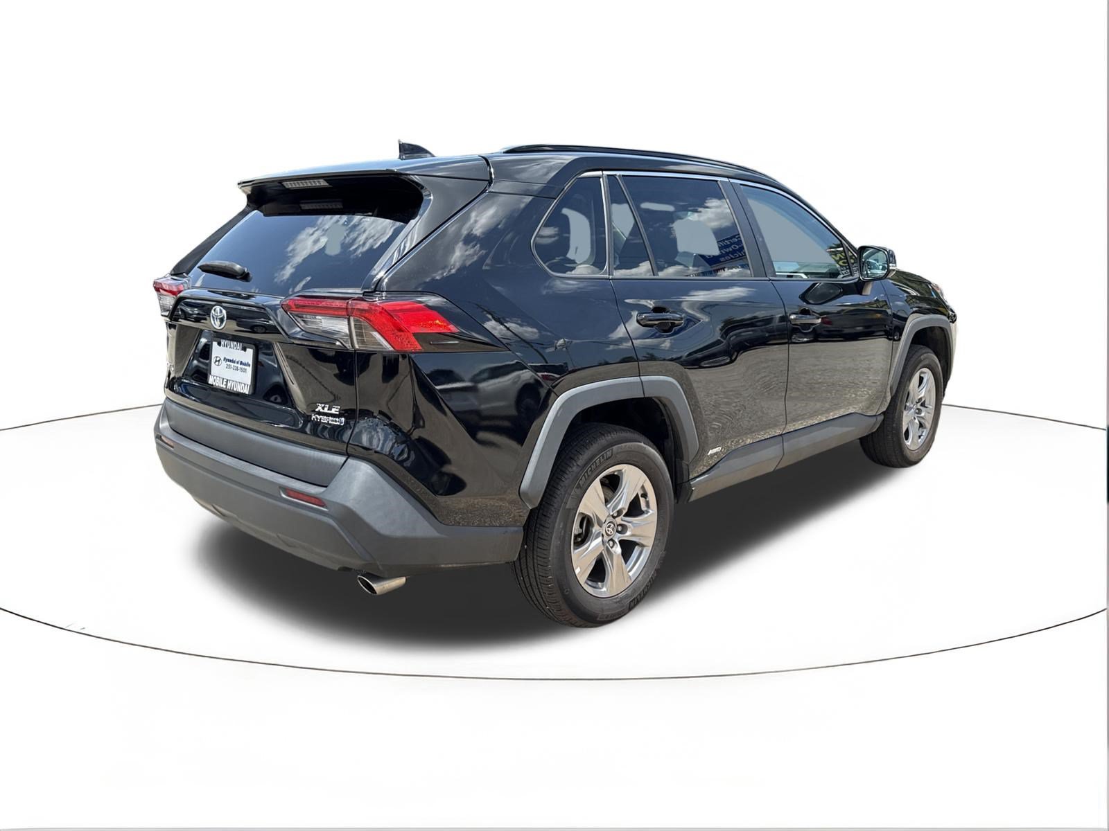 Used 2023 Toyota RAV4 XLE w/ Convenience Package AWD/4WD image 3