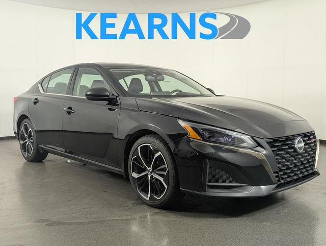 Used 2023 Nissan Altima 2.5 SR AWD/4WD image 1