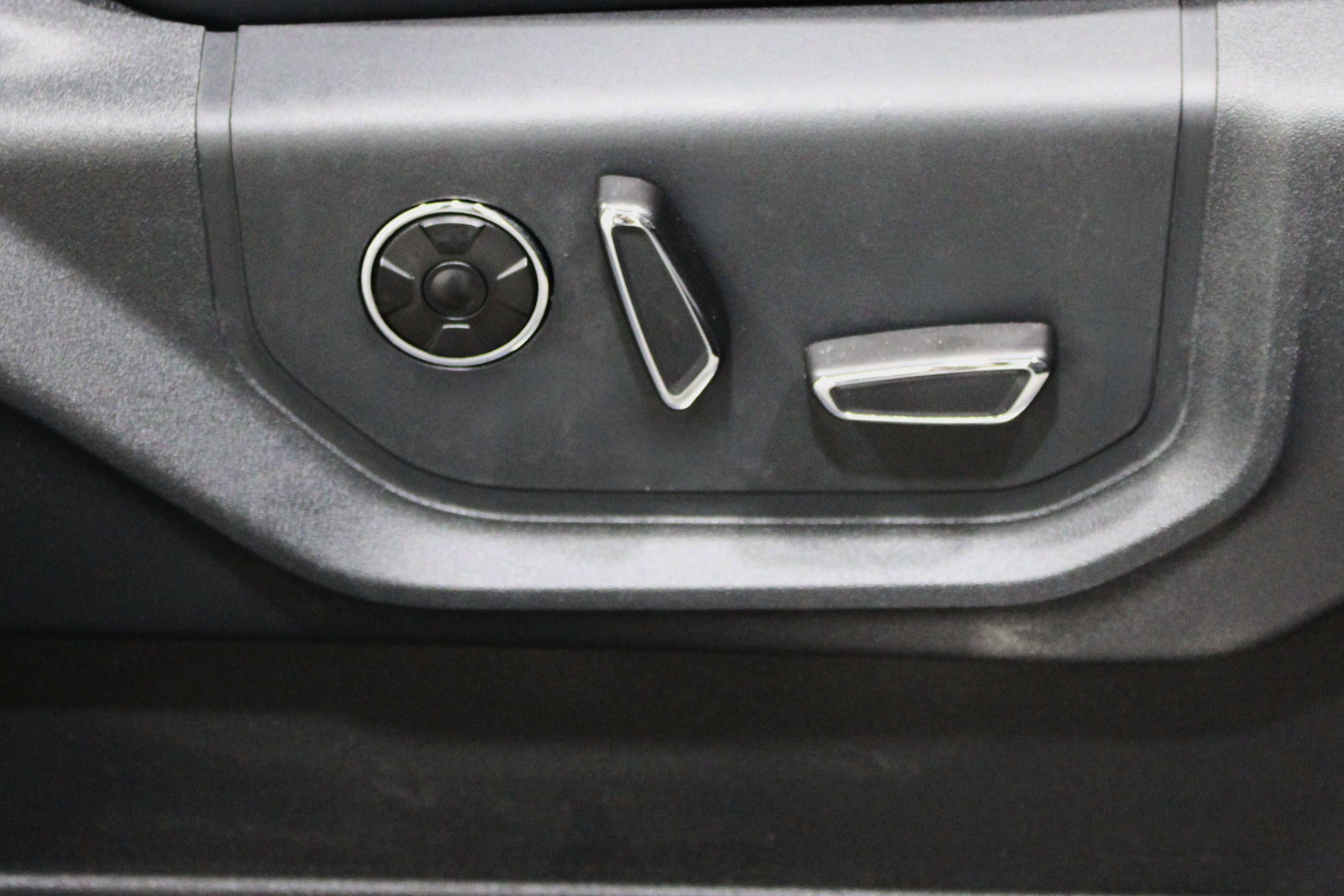 Used 2022 Ford F350 Platinum AWD/4WD image 28