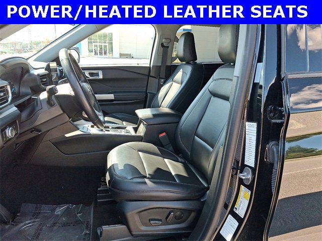 Used 2023 Ford Explorer XLT w/ Equipment Group 202A image 2