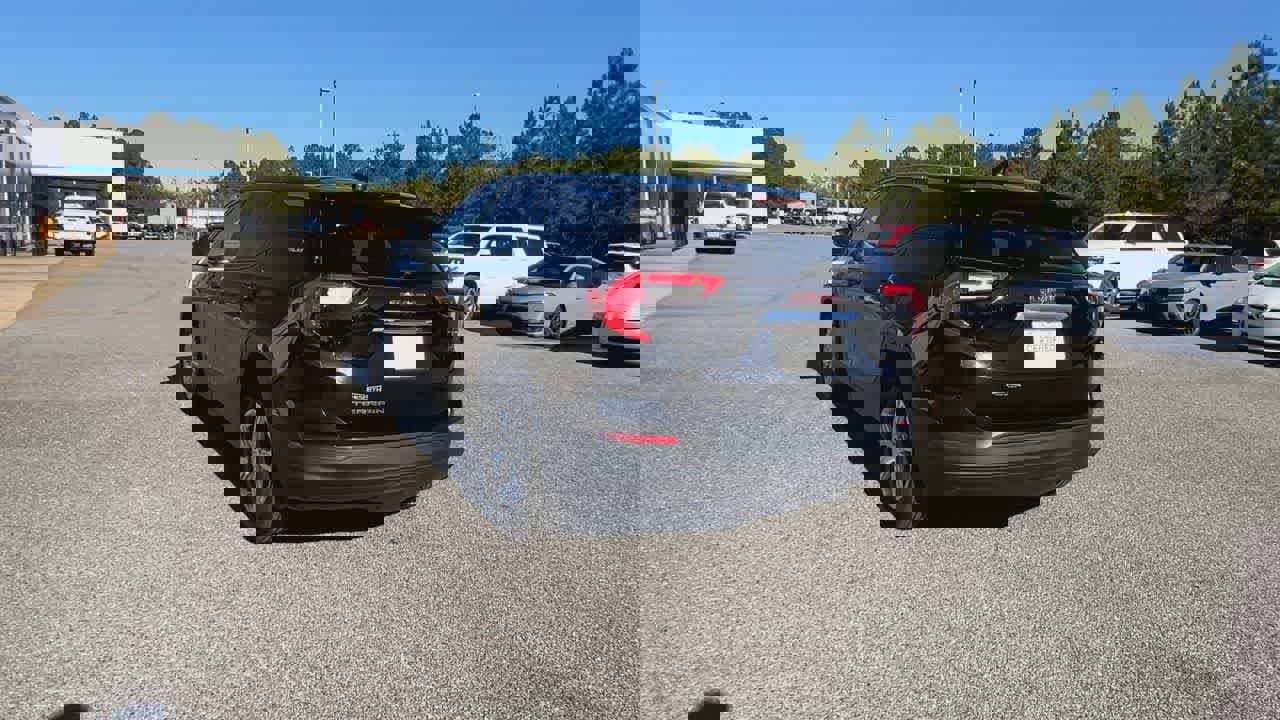 Used 2024 GMC Terrain SLE image 7