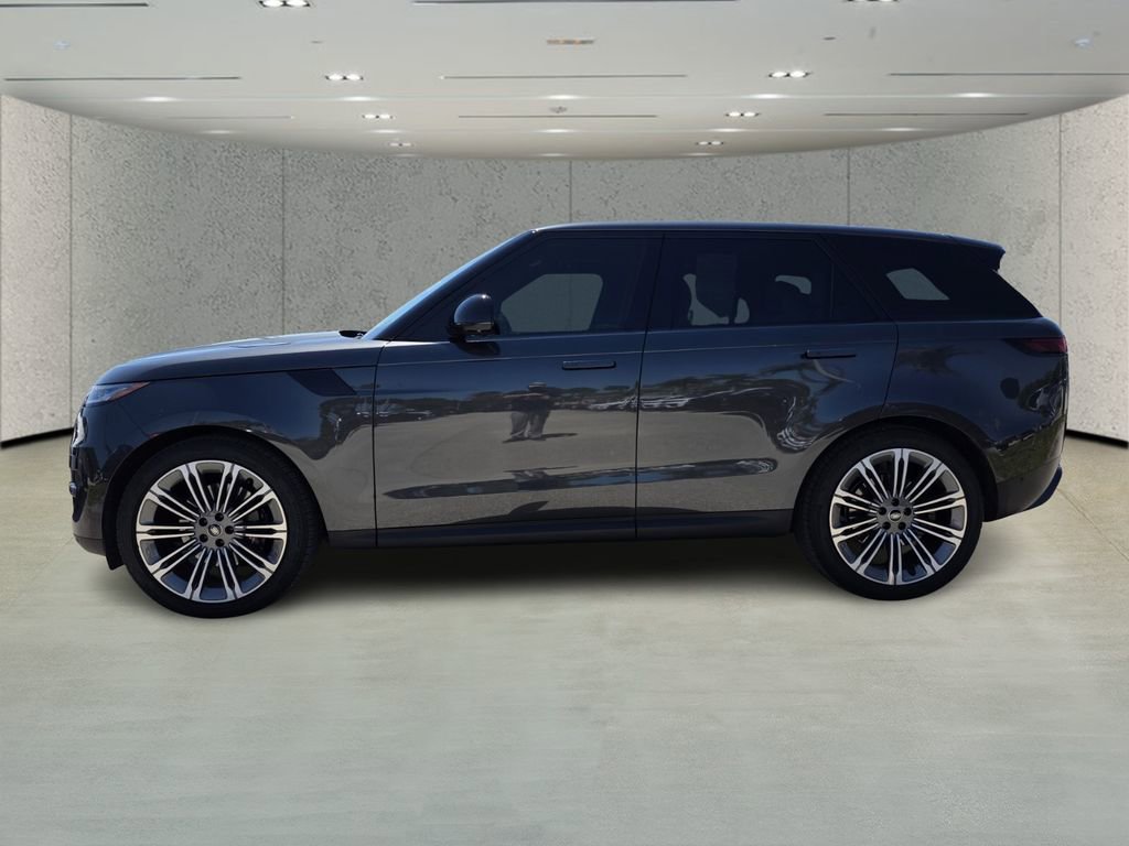 Used 2025 Land Rover Range Rover Sport SE image 6