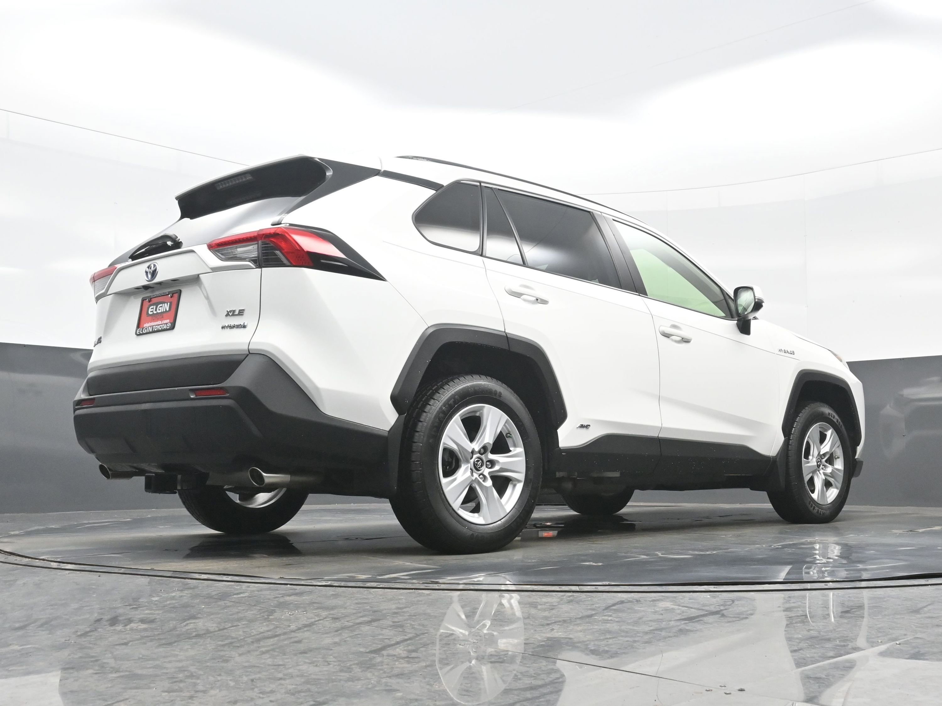 Used 2019 Toyota RAV4 XLE w/ Carpet Mat Package image 32