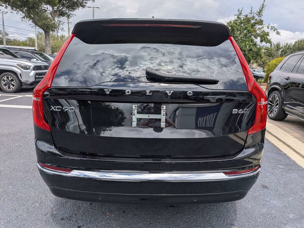 Certified 2024 Volvo XC90 B6 Ultimate w/ Lounge Package AWD/4WD image 5