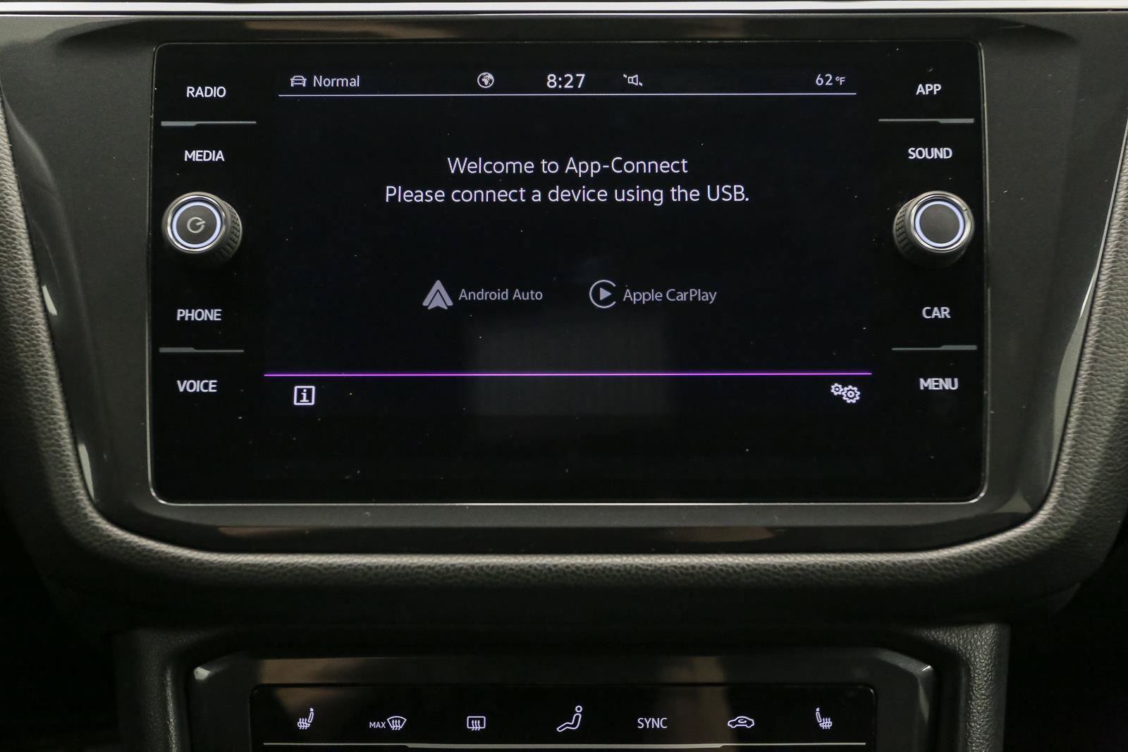Certified 2024 Volkswagen Tiguan SE R-Line AWD/4WD image 34