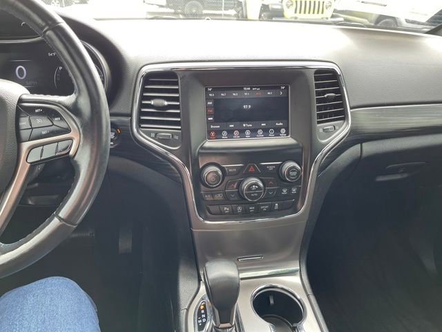 Used 2019 Jeep Grand Cherokee Laredo image 17