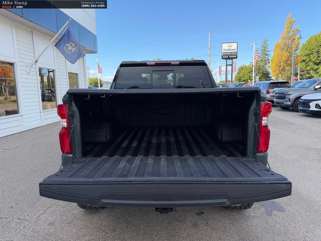 Used 2025 Chevrolet Silverado 1500 LT Trail Boss w/ Convenience Package II AWD/4WD image 9