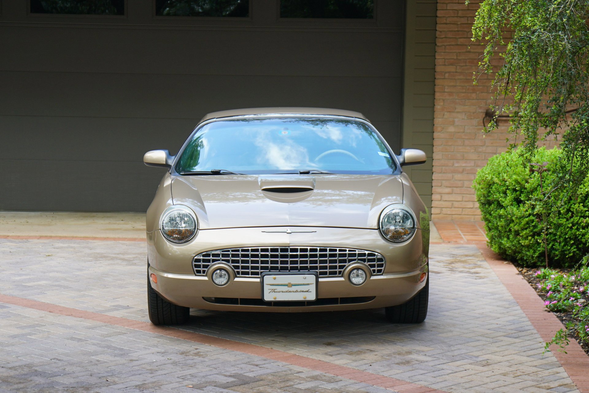 Used 2005 Ford Thunderbird 50th Anniversary RWD image 15