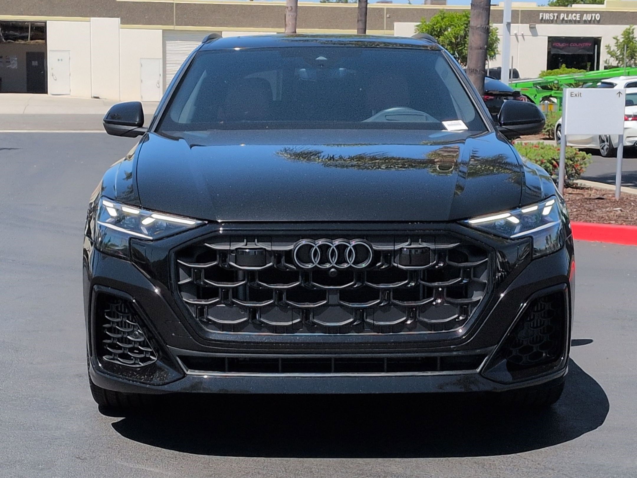 Used 2025 Audi Q8 Prestige image 3