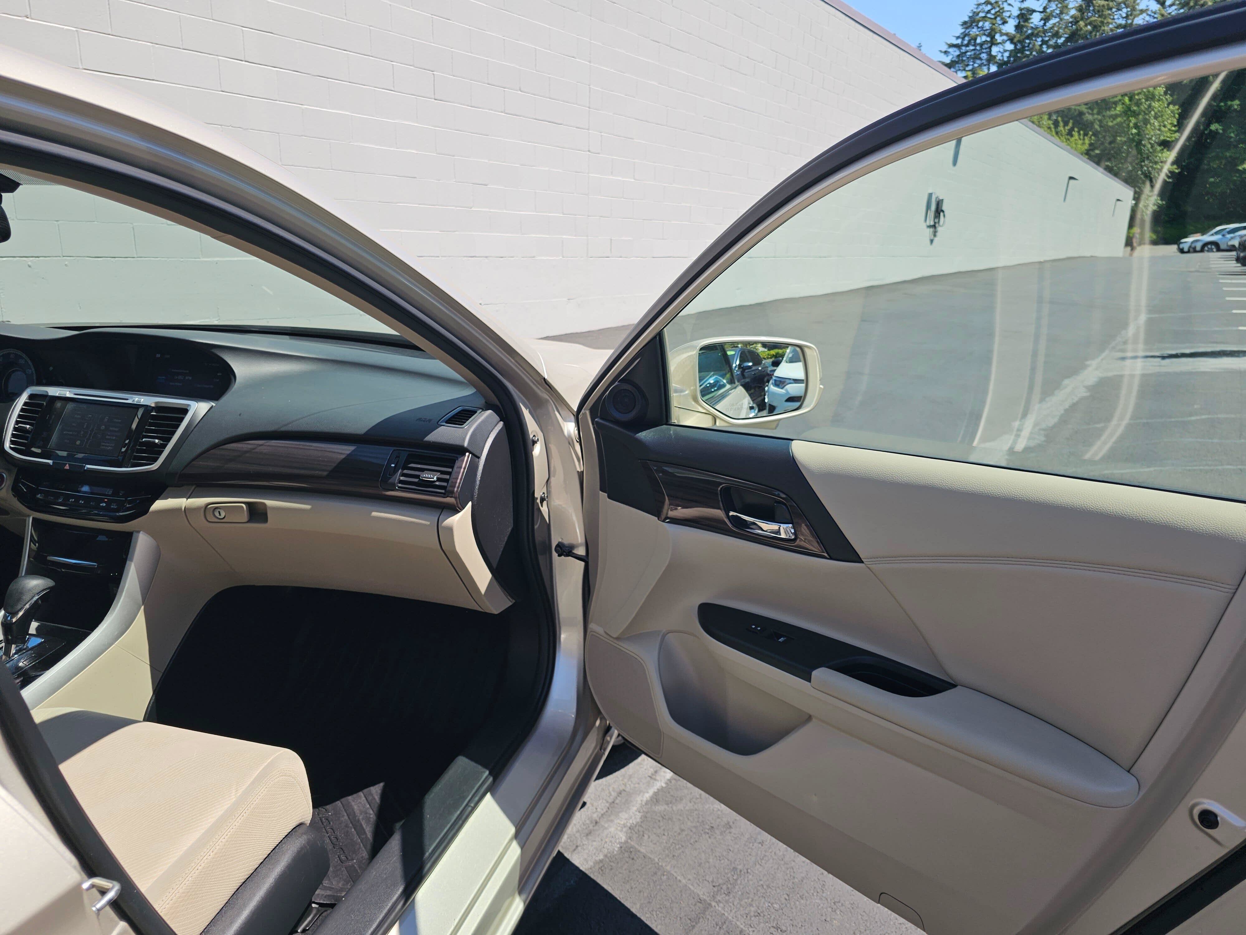 Used 2016 Honda Accord EX image 46