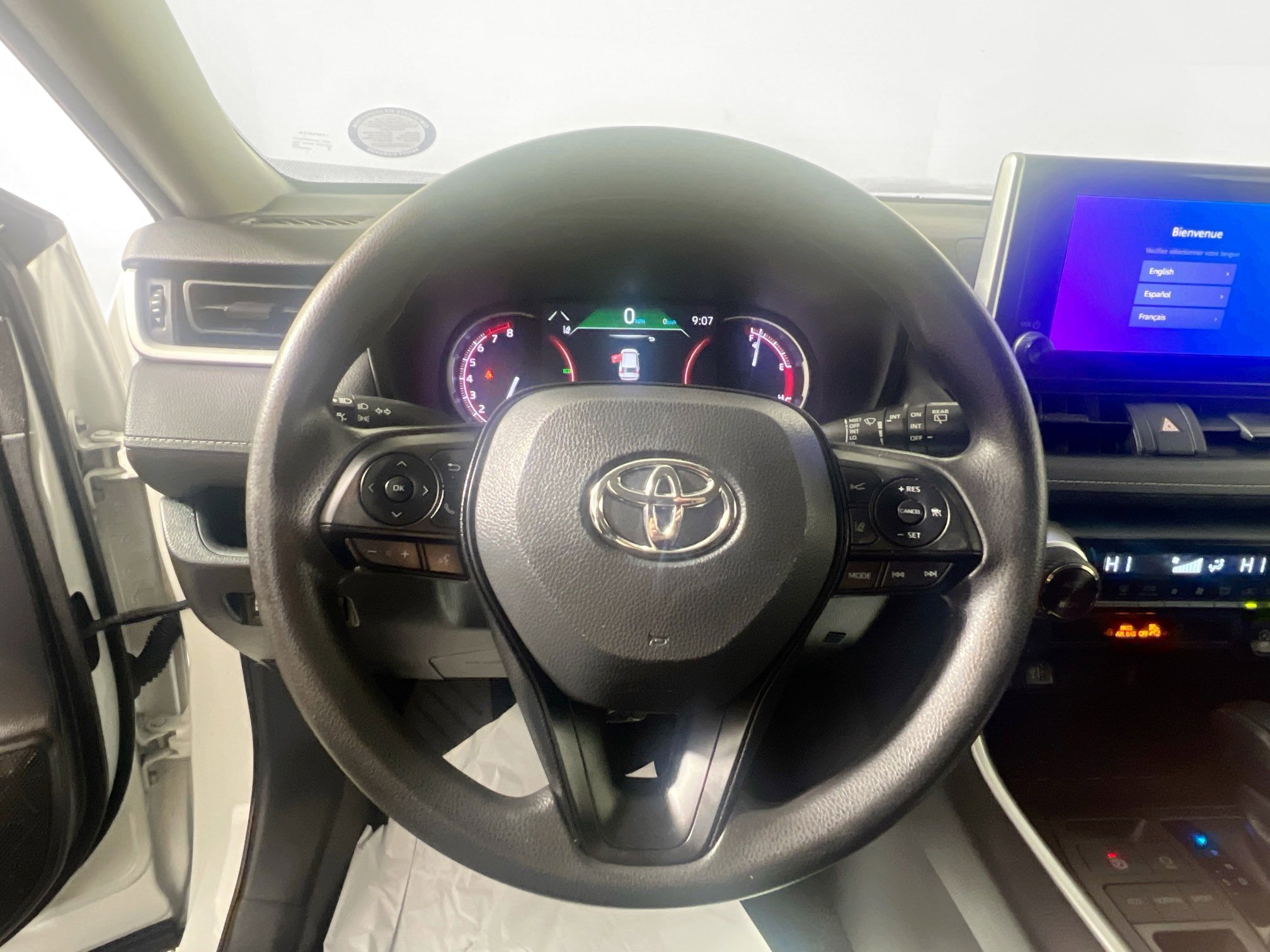 Used 2023 Toyota RAV4 XLE image 17