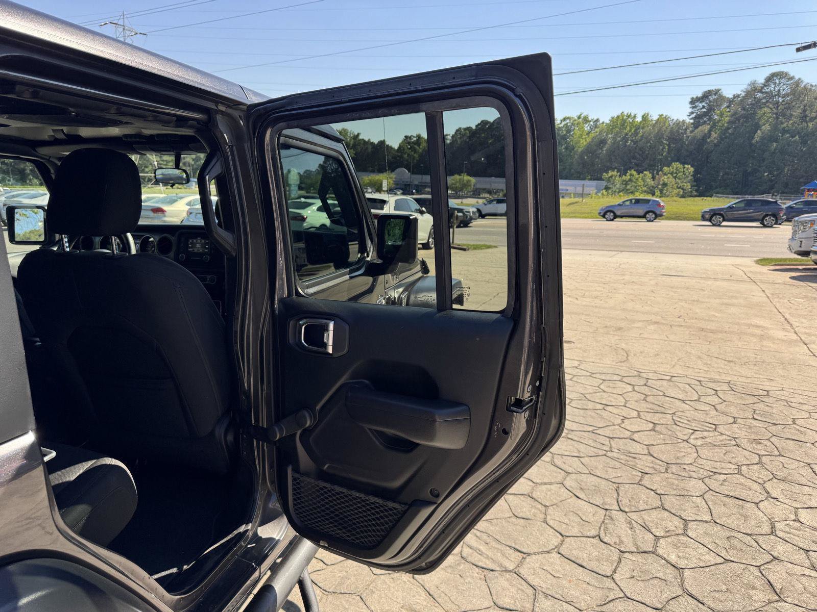 Used 2018 Jeep Wrangler Unlimited Sport AWD/4WD image 13