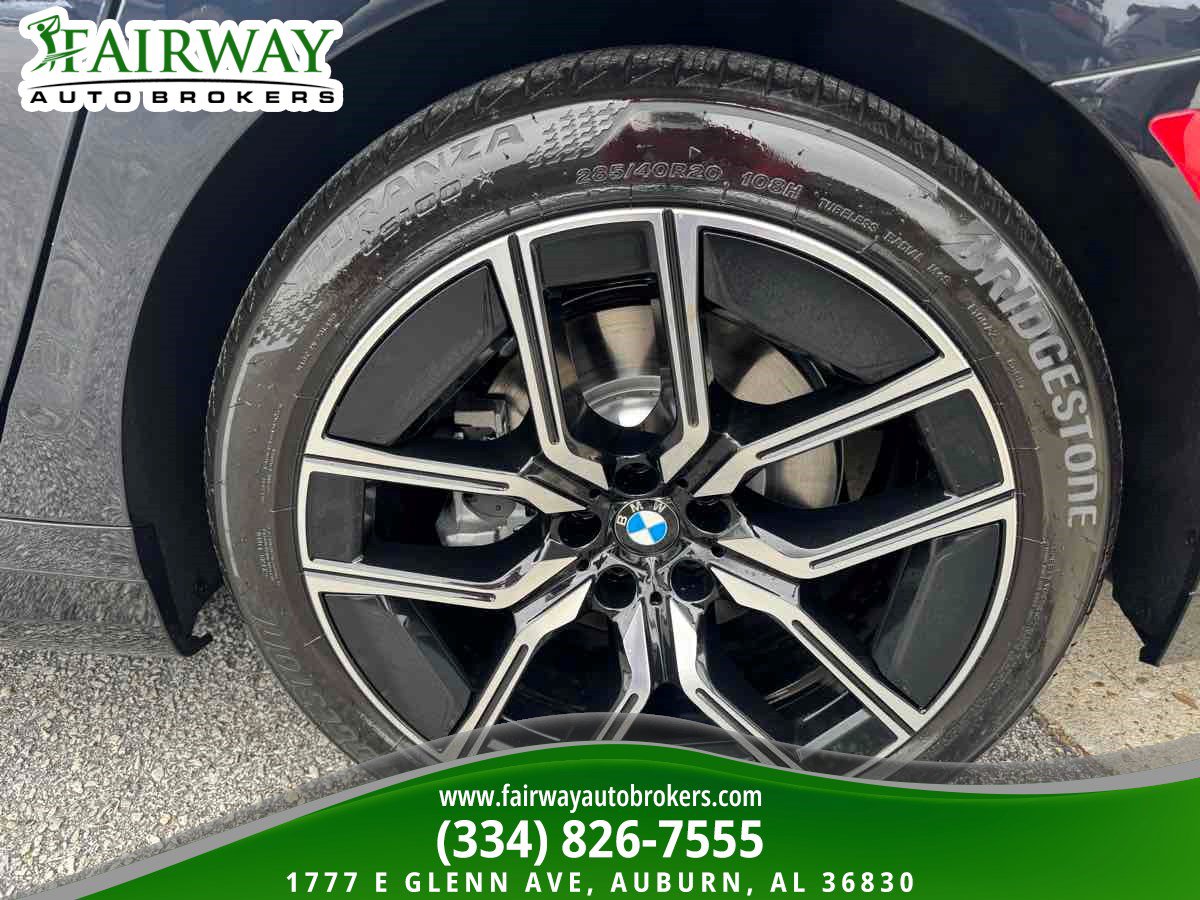 Used 2025 BMW 740i xDrive AWD/4WD image 31
