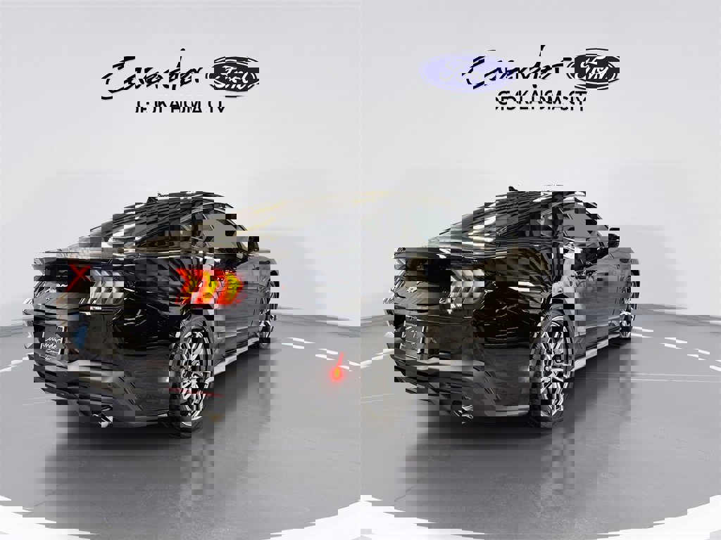 Used 2024 Ford Mustang Coupe image 8