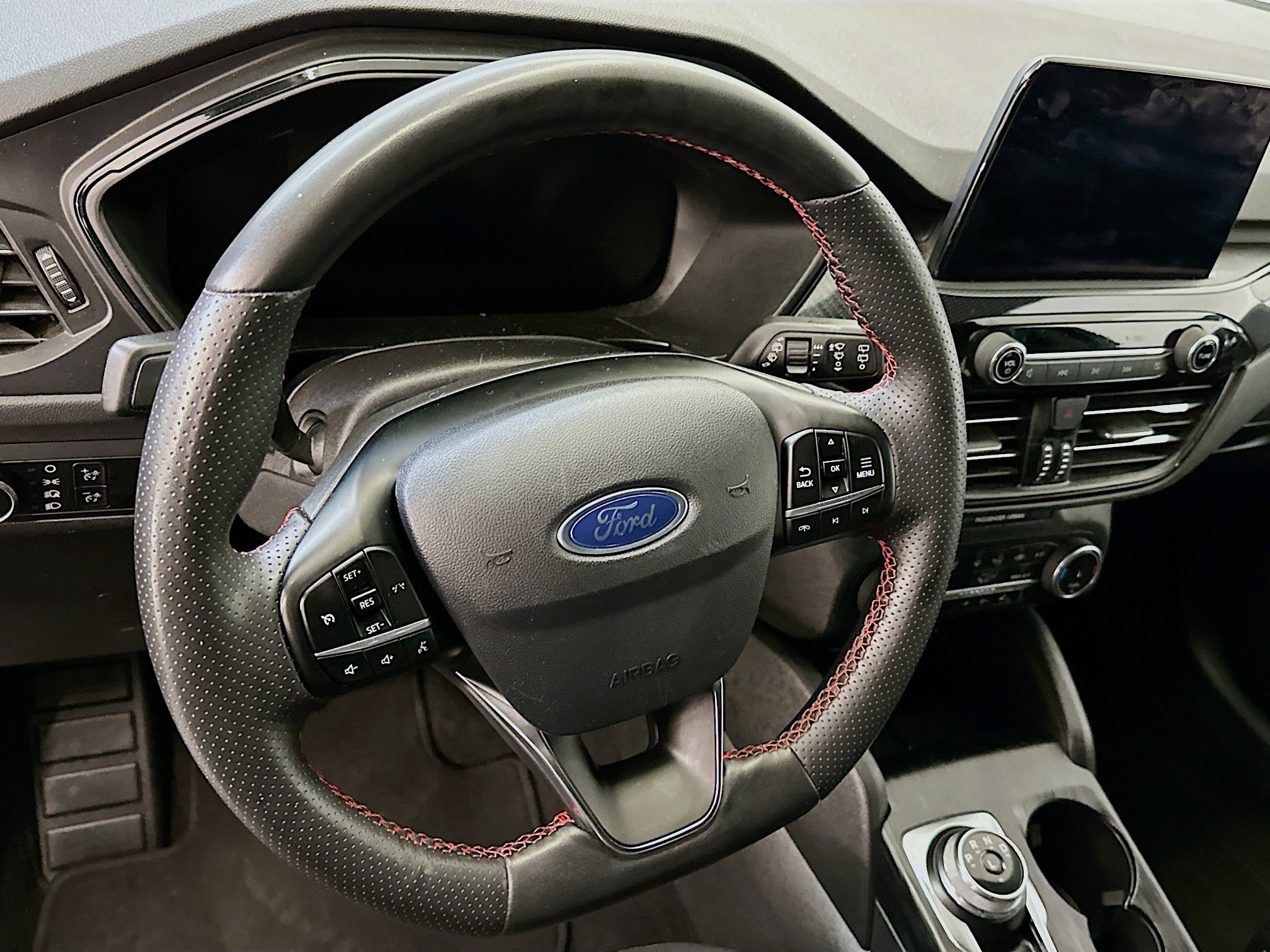 Used 2024 Ford Escape ST-Line image 18