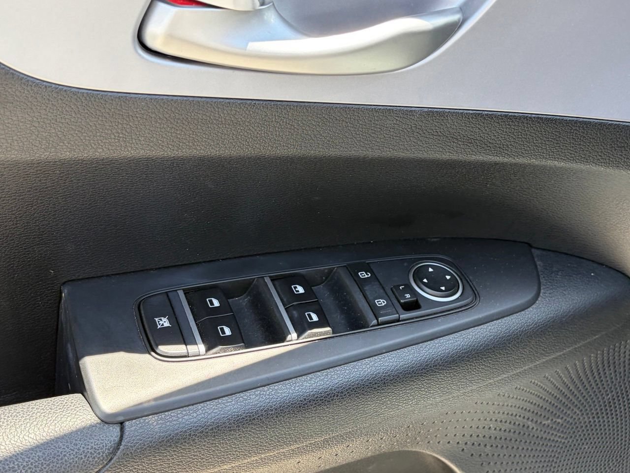 Used 2024 Kia Forte LXS FWD image 5