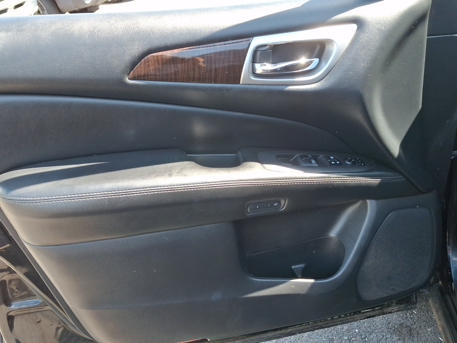 Used 2014 Nissan Pathfinder SL AWD/4WD image 9
