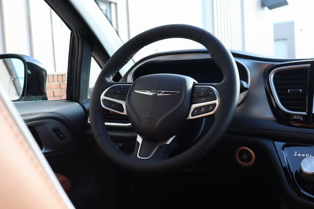 New 2026 Chrysler Pacifica Pinnacle w/ Trailer Tow Group image 62