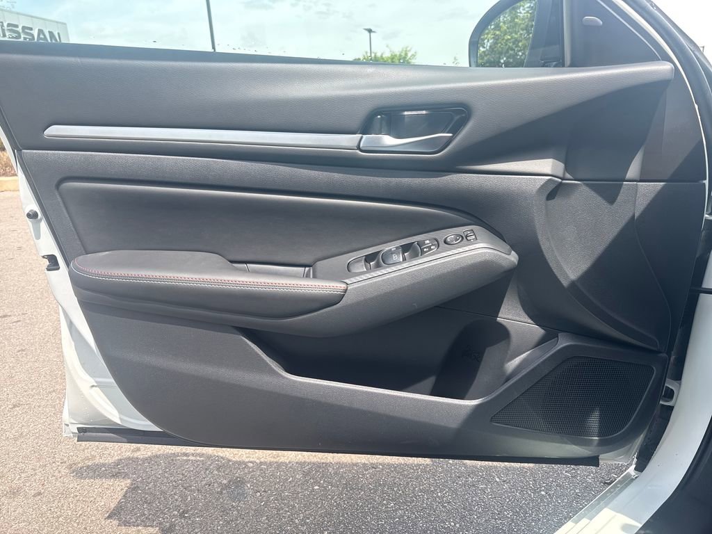 New 2026 Nissan Altima 2.5 SR w/ SR Premium Package FWD image 11