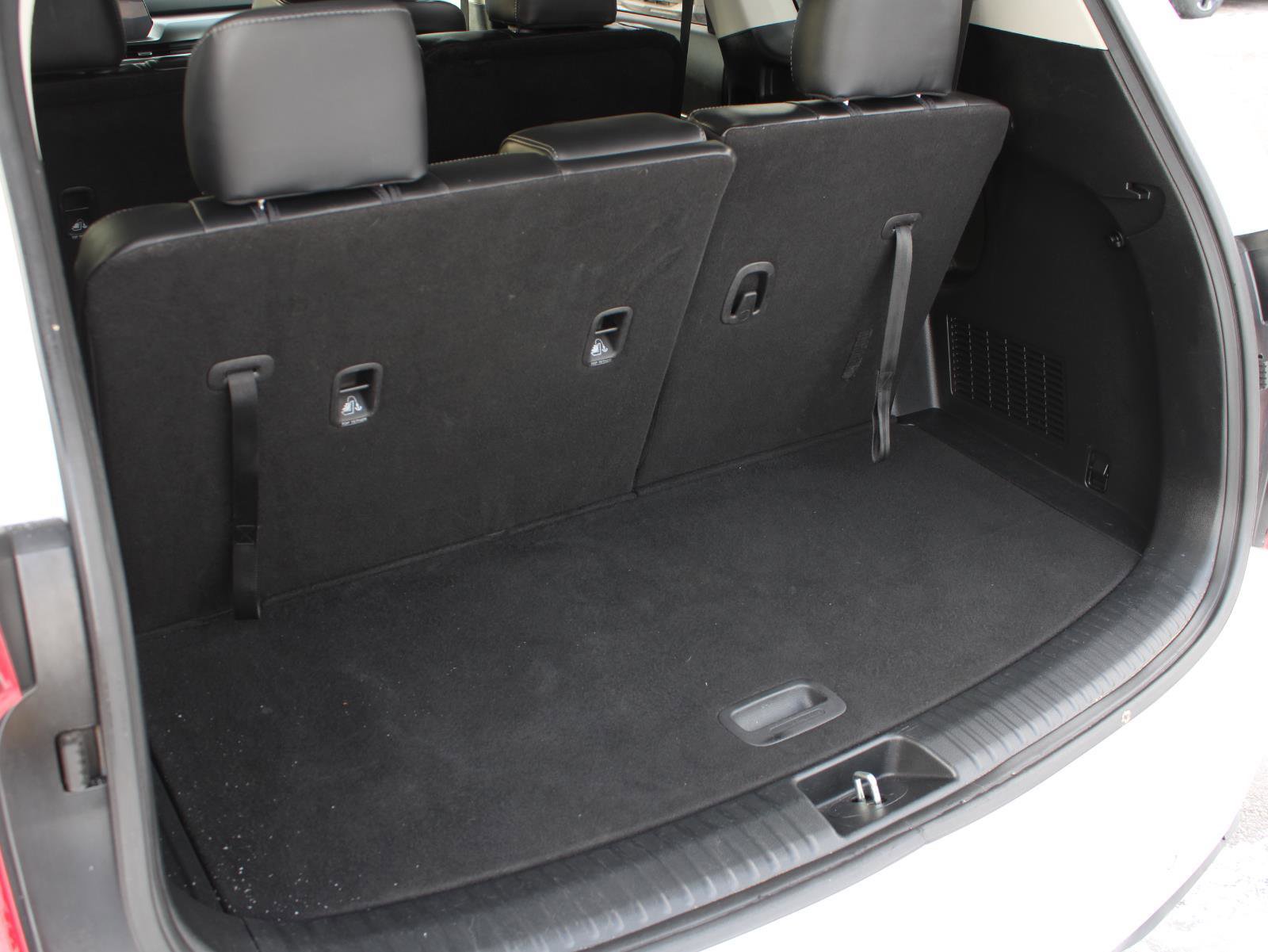 Used 2024 Kia Telluride LX image 8