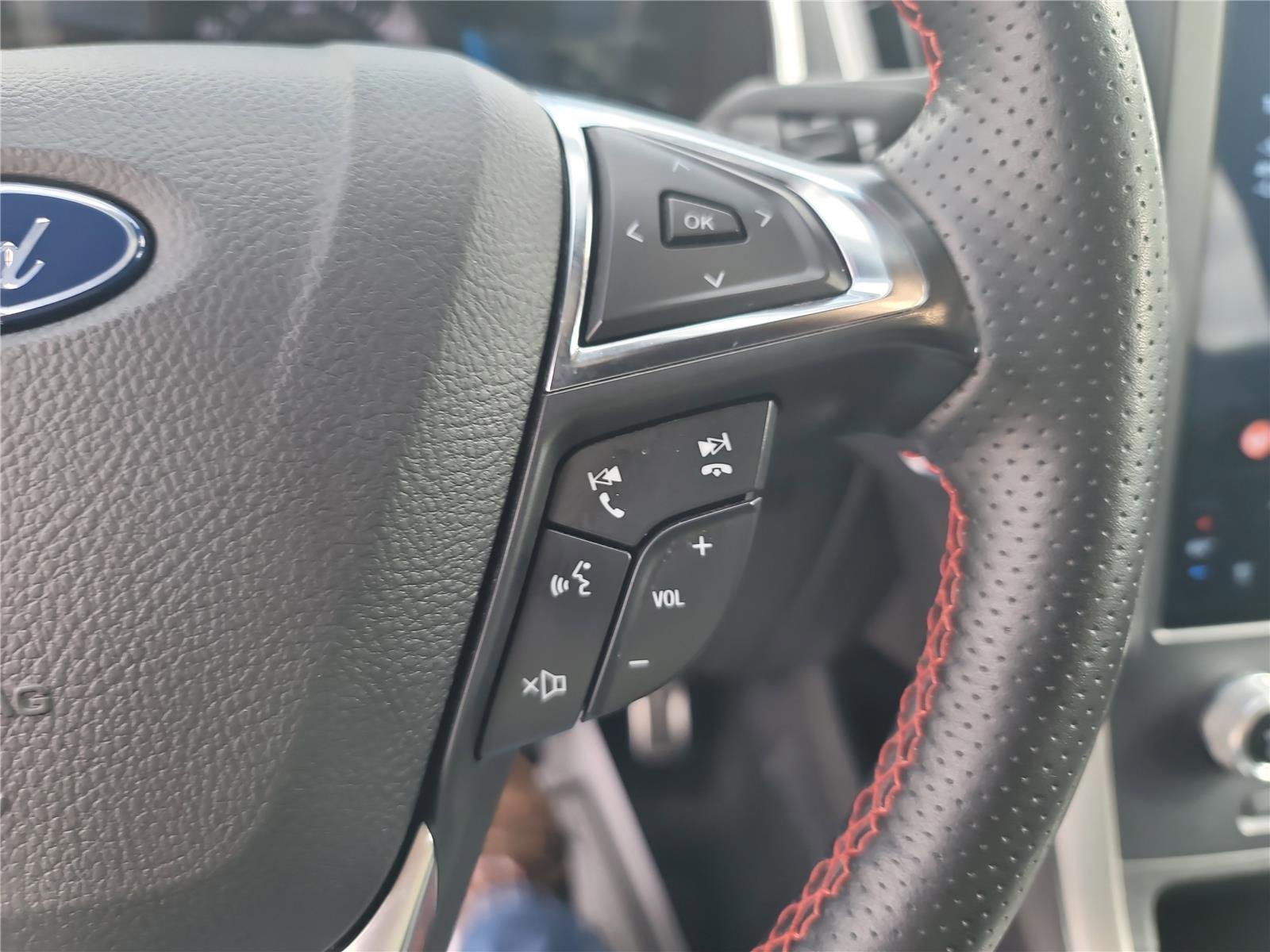 Used 2021 Ford Edge ST-Line image 19