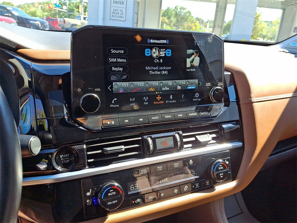 Used 2025 Nissan Pathfinder Platinum w/ Black Appearance Package image 14