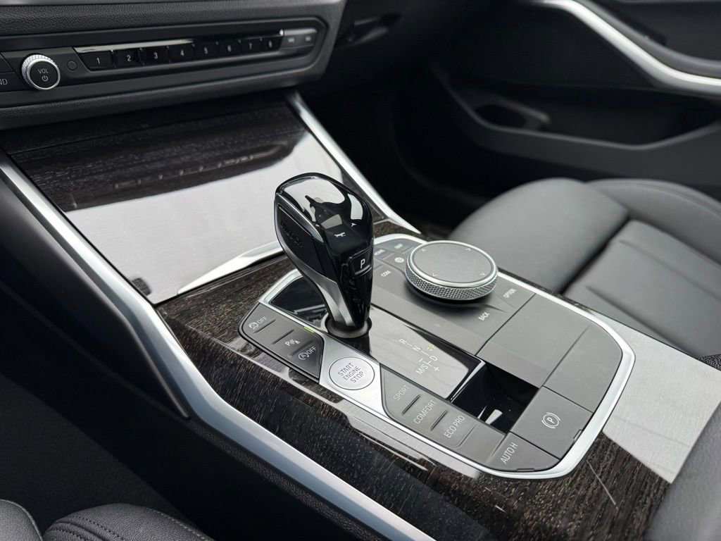 Used 2020 BMW 330i xDrive Sedan w/ Driving Assistance Package image 27