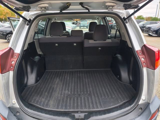 Used 2015 Toyota RAV4 LE image 22