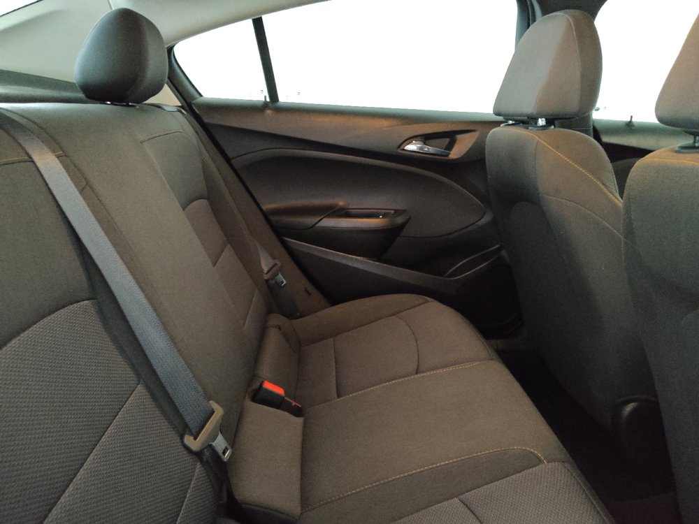 Used 2018 Chevrolet Cruze LS FWD image 19