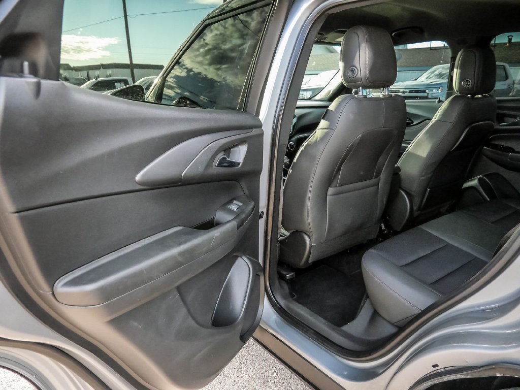 Used 2023 Chevrolet TrailBlazer RS w/ Convenience Package FWD image 21