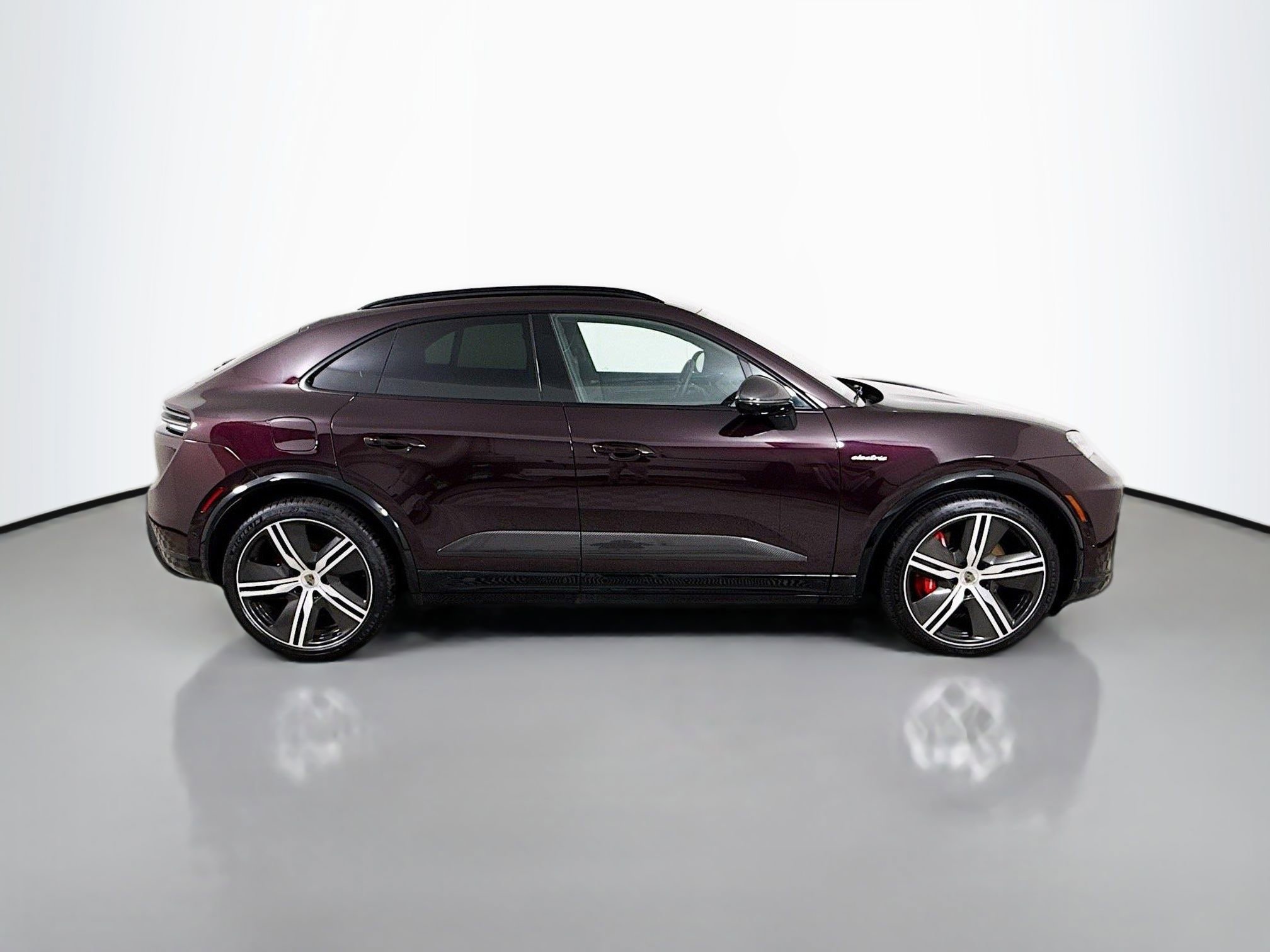 Certified 2024 Porsche Macan Turbo Electric image 8