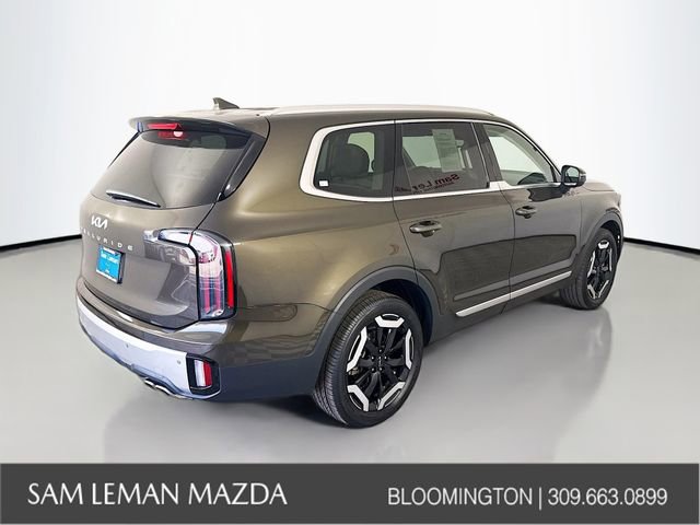 Used 2023 Kia Telluride EX w/ EX Captain's Chair Package image 7